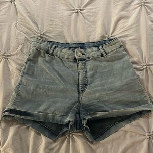 High waisted stretchy jean shorts
